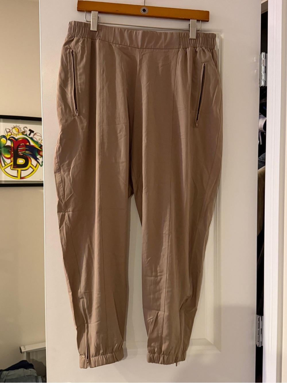 Old Navy Women's Beige Elastic-Waist Jogger Pants
